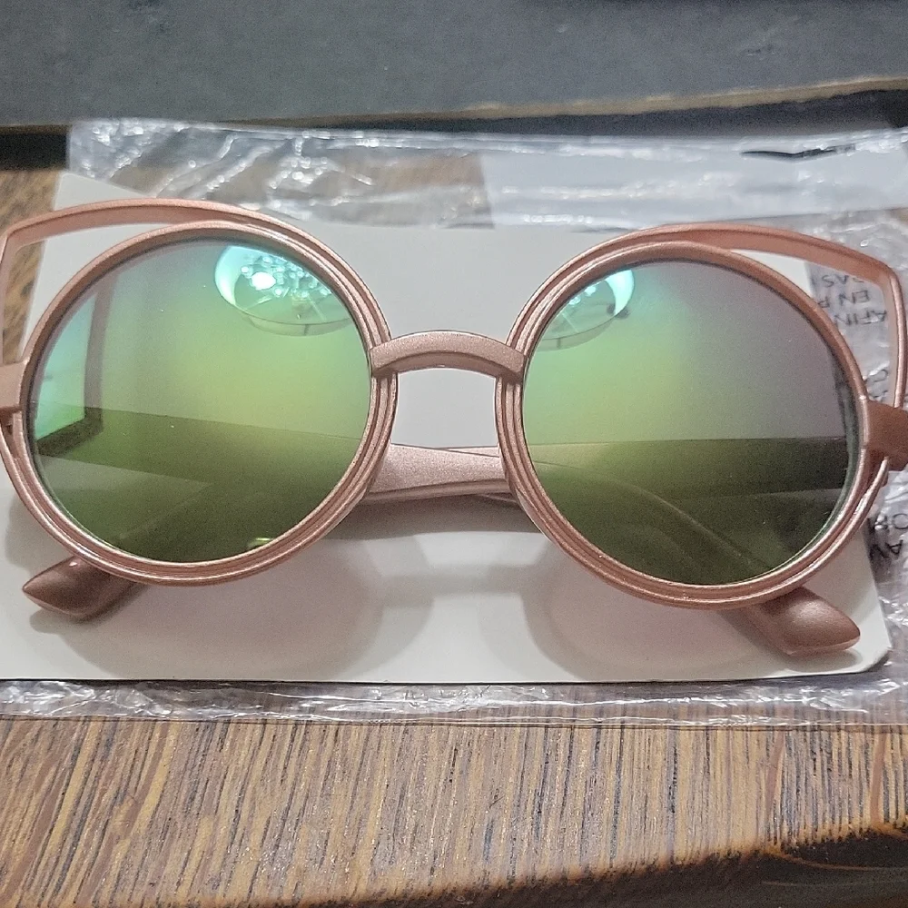 THE CHILDRENS PLACE CAT EYE SUNNIES KIDS NWOT